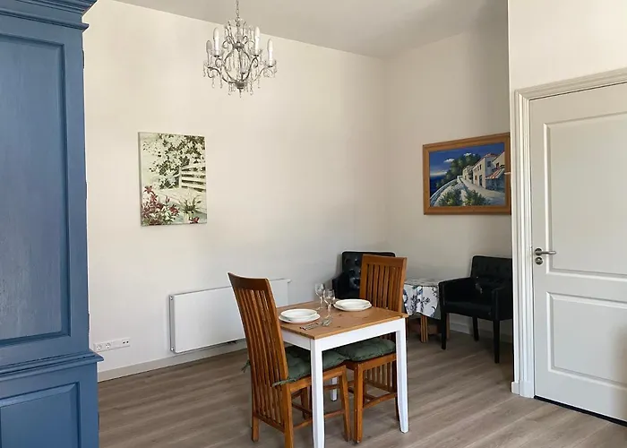 Basic Little House Scheveningen * Гаага